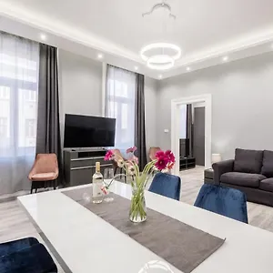 Prime Star Deak Ter Modern Luxury , Budapesta Ungaria